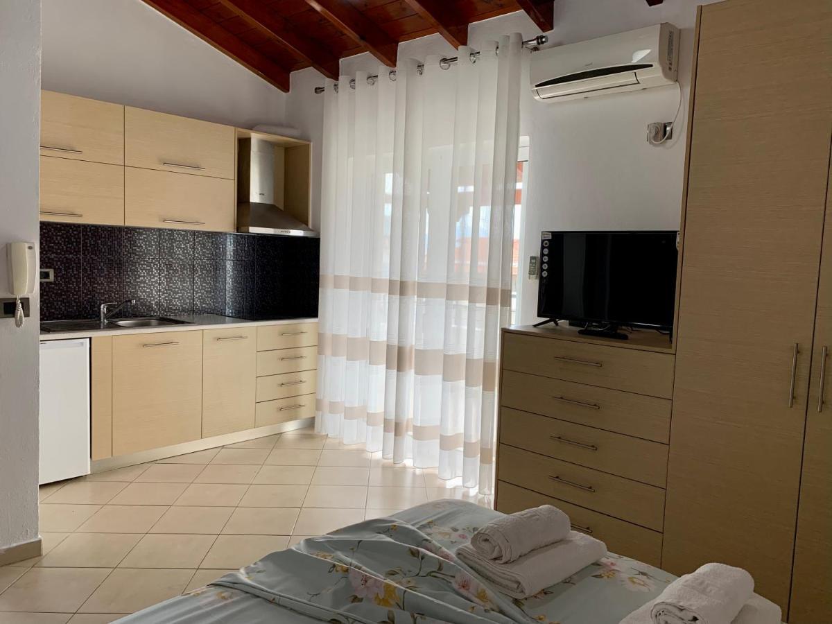 Bardhi Apts Sarandë Buitenkant foto