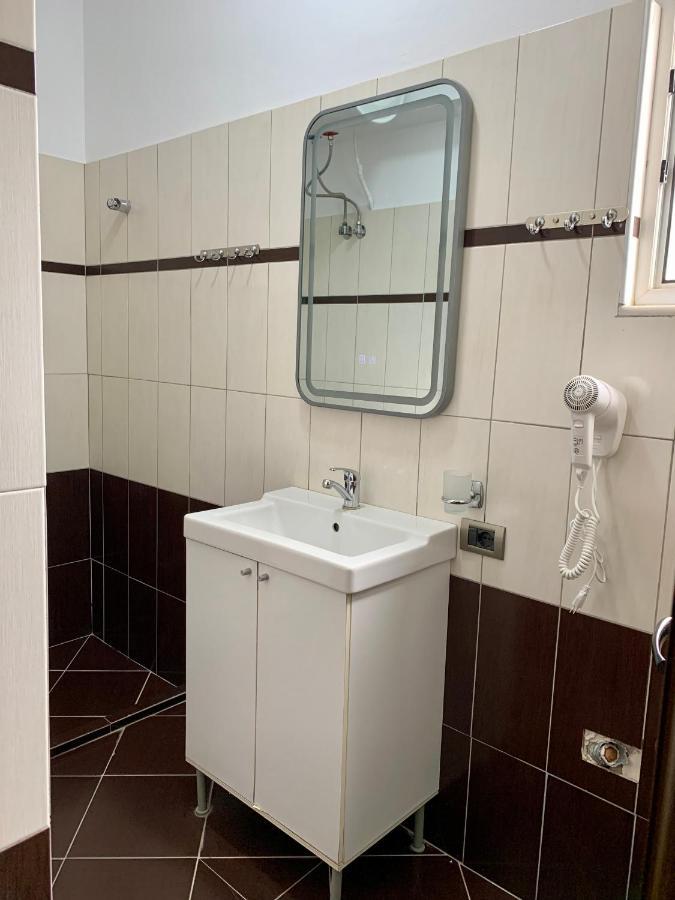 Bardhi Apts Sarandë Buitenkant foto